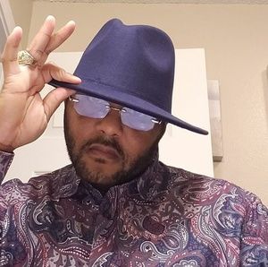 Meet your Posher, Maurice